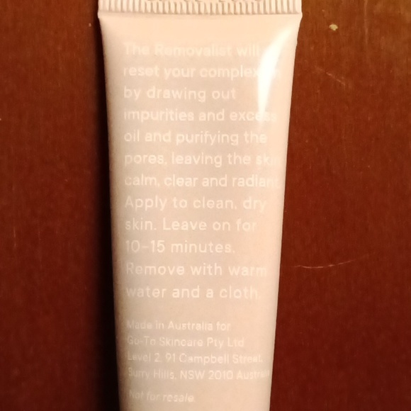 DETOXIFYING CLAY MASK - Picture 2 of 5